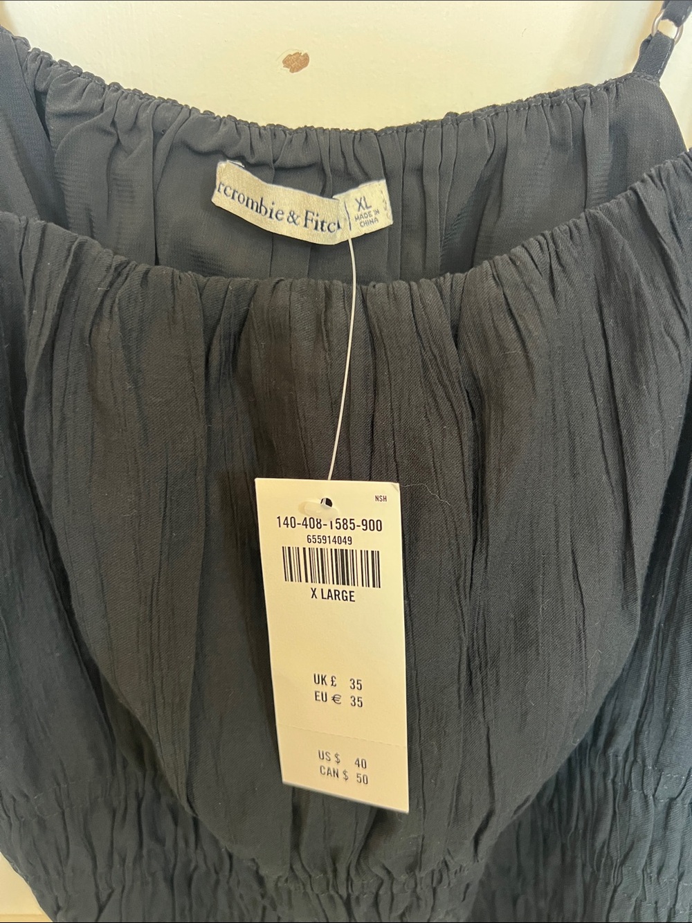 NWT Abercrombie Cropped Ruched Top. Size XL. Color is Black - Picture 2 of 5